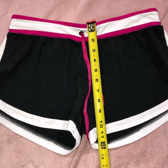 NWT Fabletics Riho Shorts size Medium - Picture 2 of 6